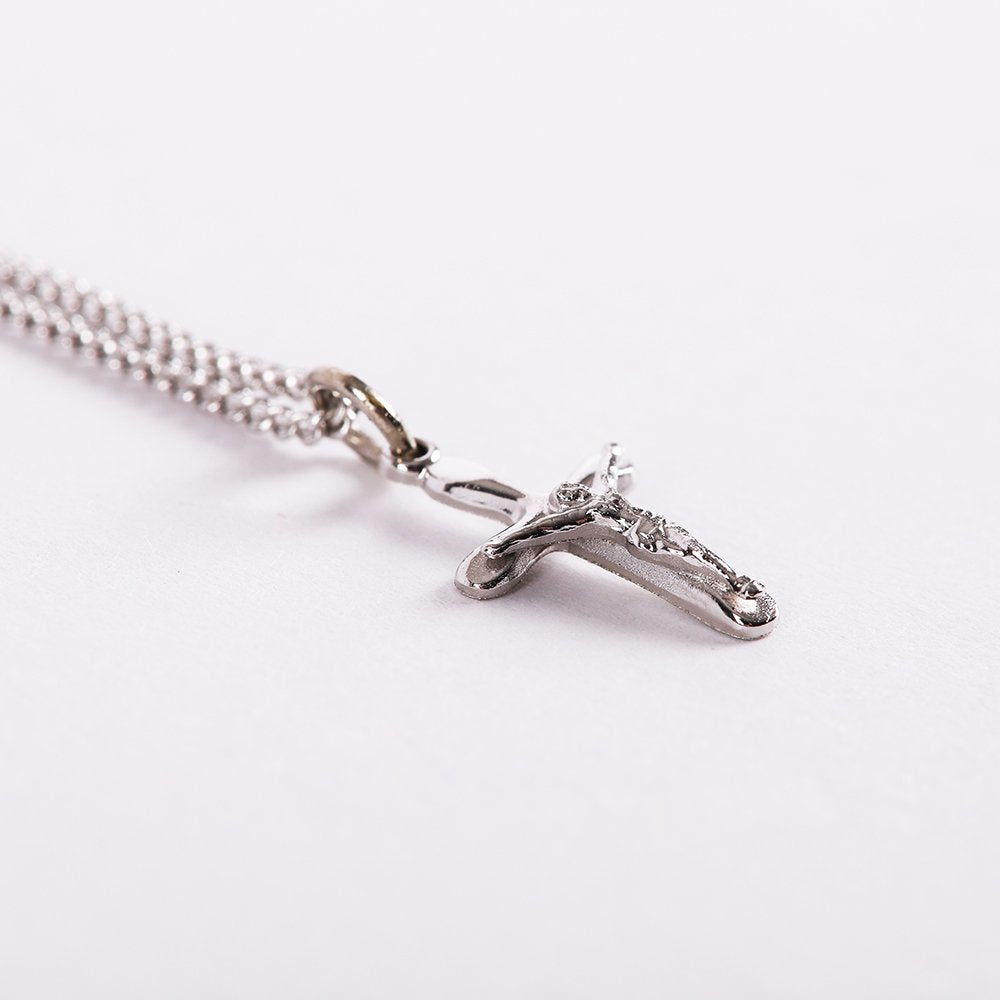 Necklace Crucifix – Small Silver – 16