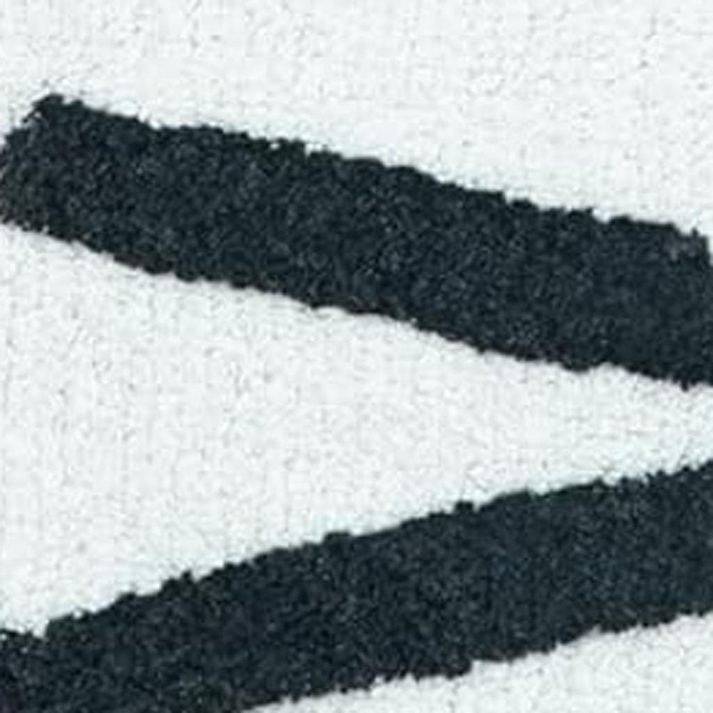 32" White And Black Cotton Kitty Cat Shaped Youthful Bath Rug