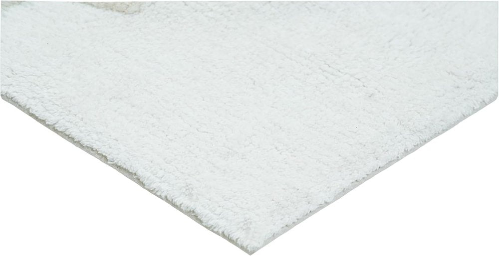 32" Pink And White Cotton Flamingo Non Slip Bath Rug